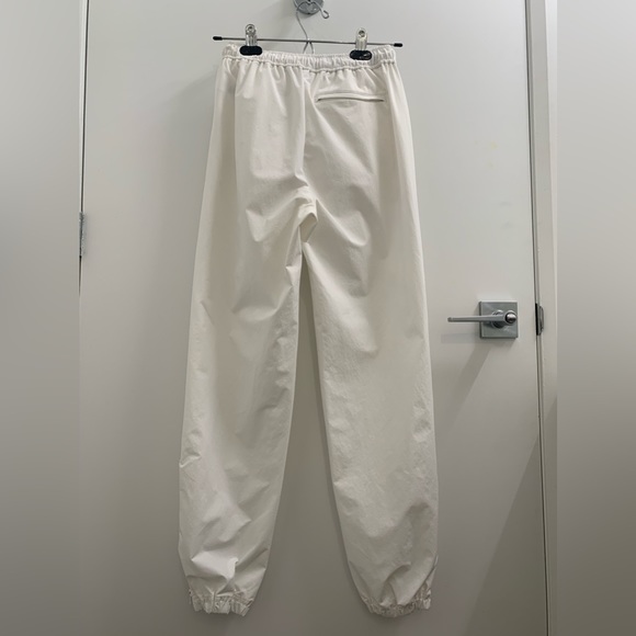 ARITZIA TNA White Parachute Pants in XS - Picture 2 of 9